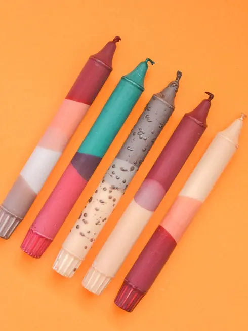 Lot de 5 bougies décoratives coniques fabriquées de façon artisanale