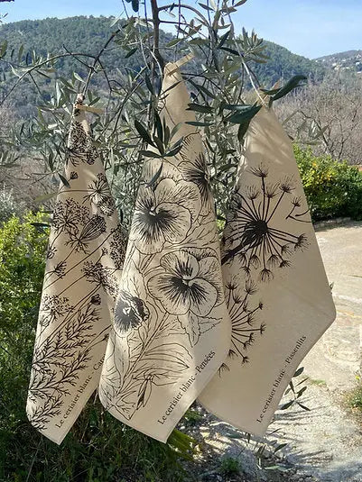 Torchon 100% coton avec un ruban d'accroche pour être suspendus. label Oeko-tex