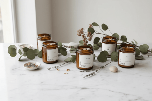 Bien choisir une bougie de créateur : Parfum, matière et style - L'Artelier Déco