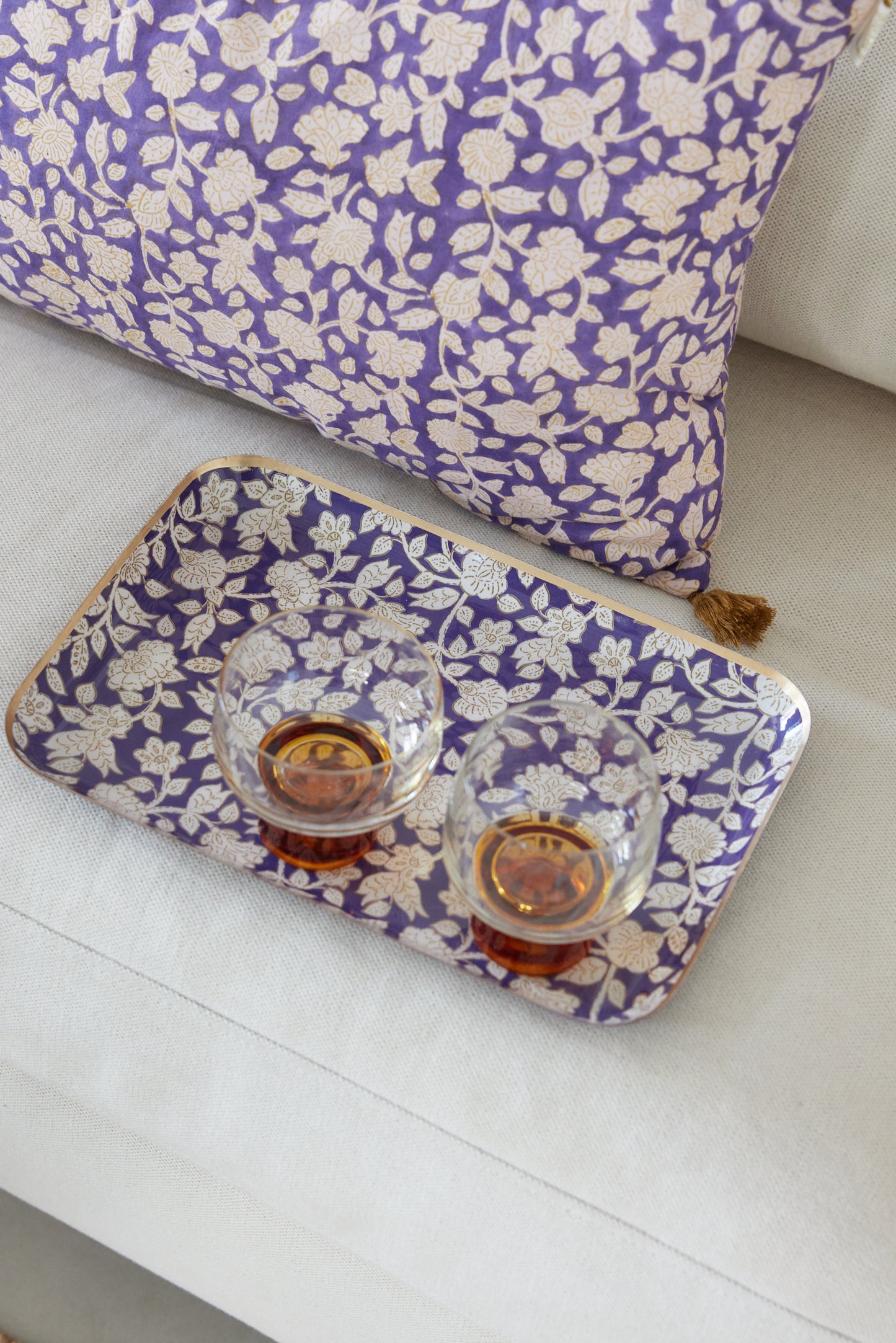 Plateau Apérol bohème chic à fleurs en métal émaillé