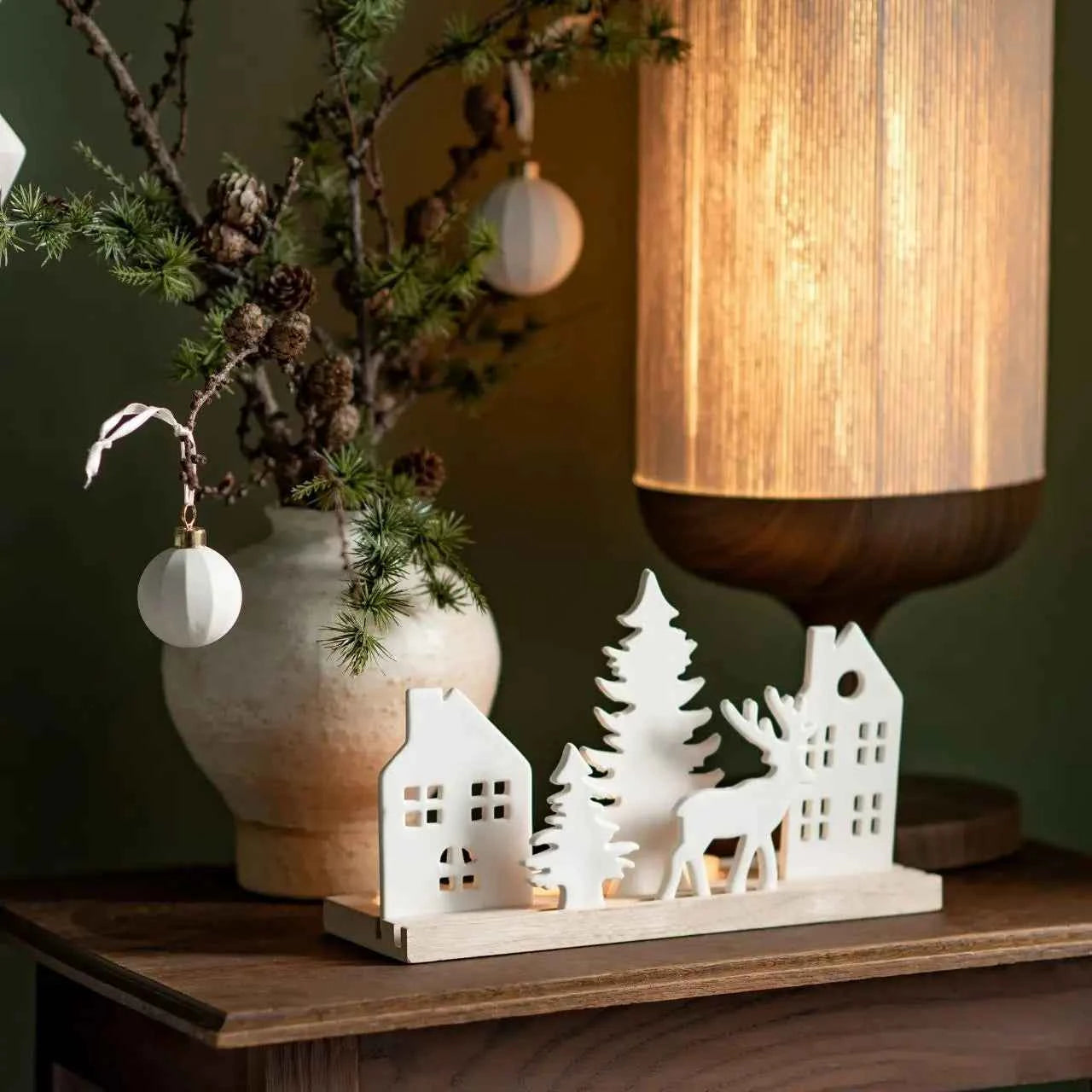 Photophore de Noël Scandinave | Village Lumineux en Porcelaine & Bois | Nordic Noël