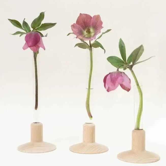 Soliflore en bois avec tube à essai